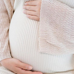 蔡崇信回⛓忆起当时去📟📧洗手间时🚮🧗‍♀️看到水槽边🎈📇代孕梁波